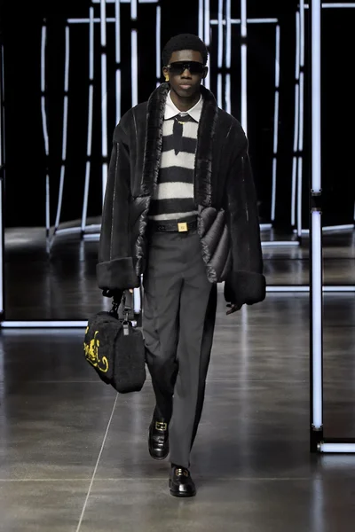 Look 40
